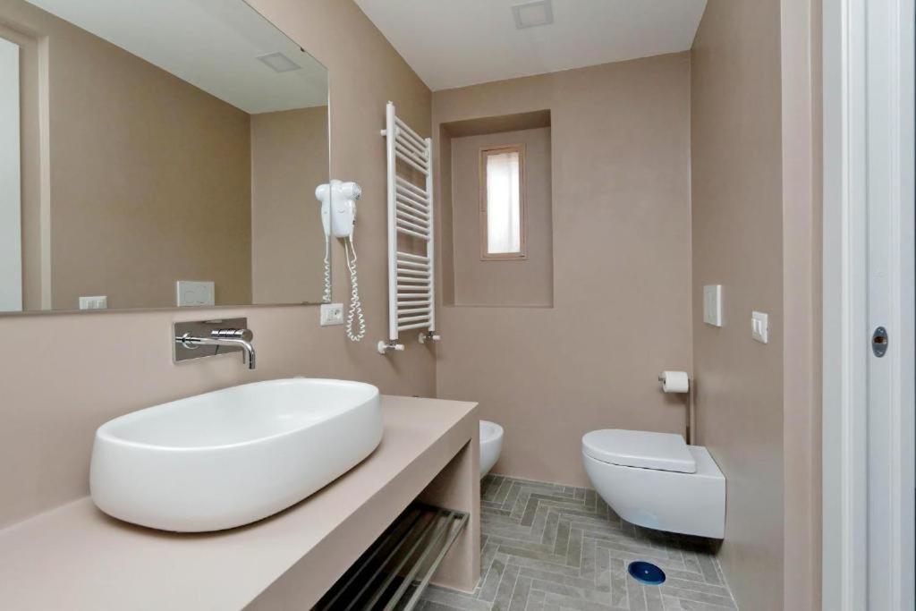 Boutique Suites Della Croce روما المظهر الخارجي الصورة